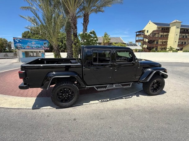 Jeep Gladiator Overland 2023